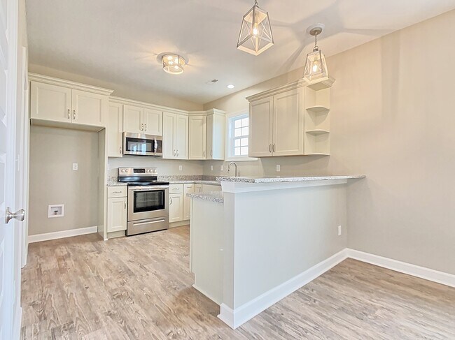 Building Photo - 602 Princess Anne Cir