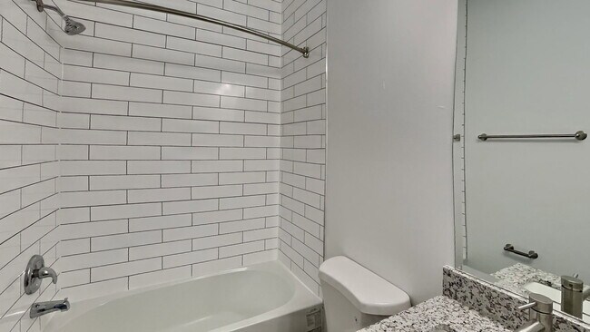 Building Photo - 4028 SW 7th Pl