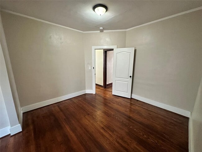 Building Photo - 746 S Jenkins Ave