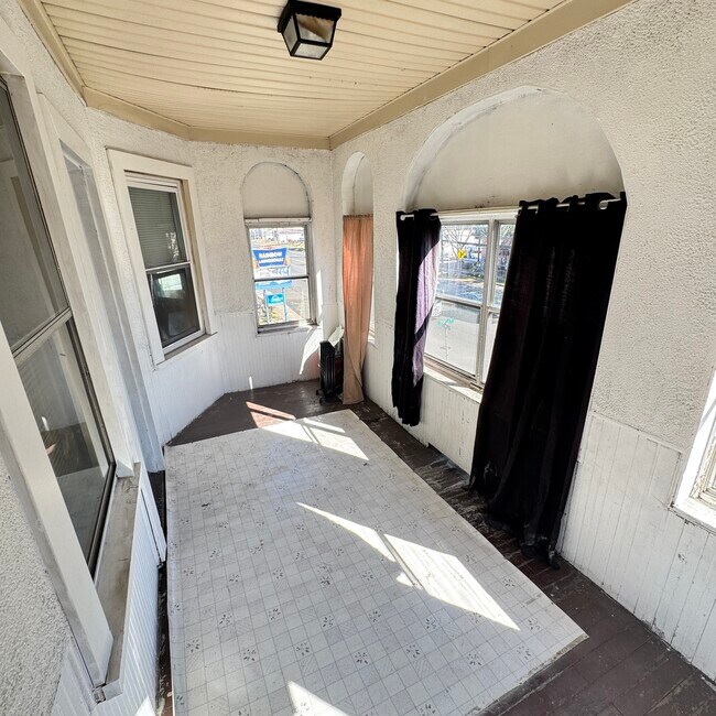 Building Photo - 1528 Dixwell Ave