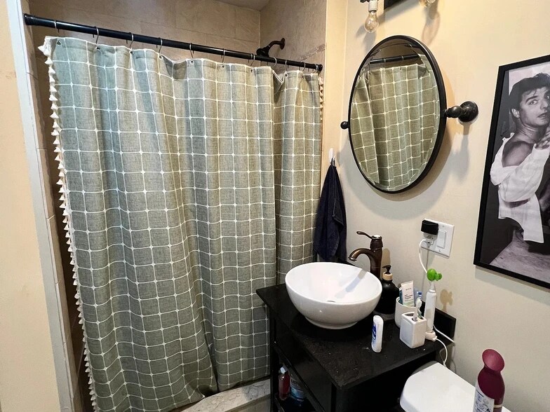 Building Photo - 612 Columbus Ave