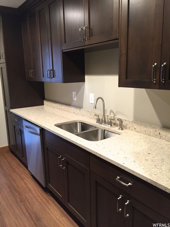 Building Photo - 3615 N Wolf Ldg Dr