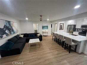 Building Photo - 345 Avocado St