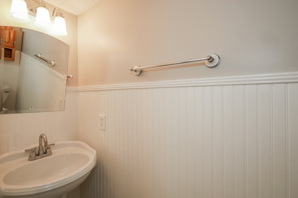 Building Photo - 588 Staffordshire Dr