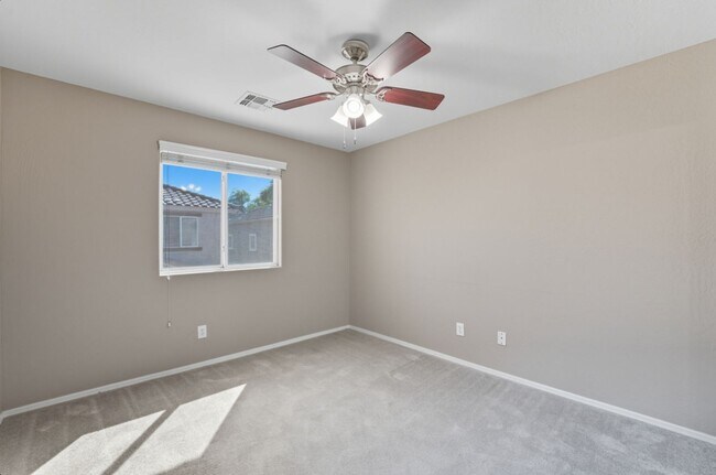 Building Photo - Stunning 3-bedroom, 2.5-bathroom home in t...