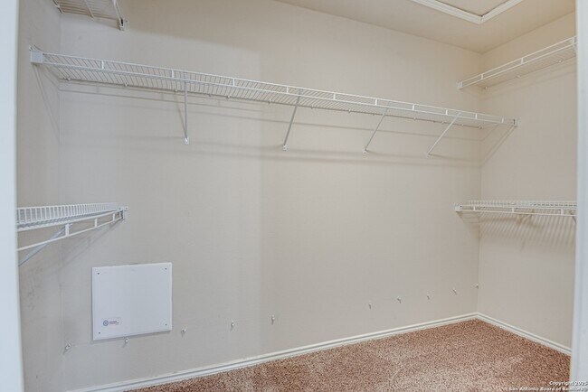 Building Photo - 2637 Gallant Fox Dr