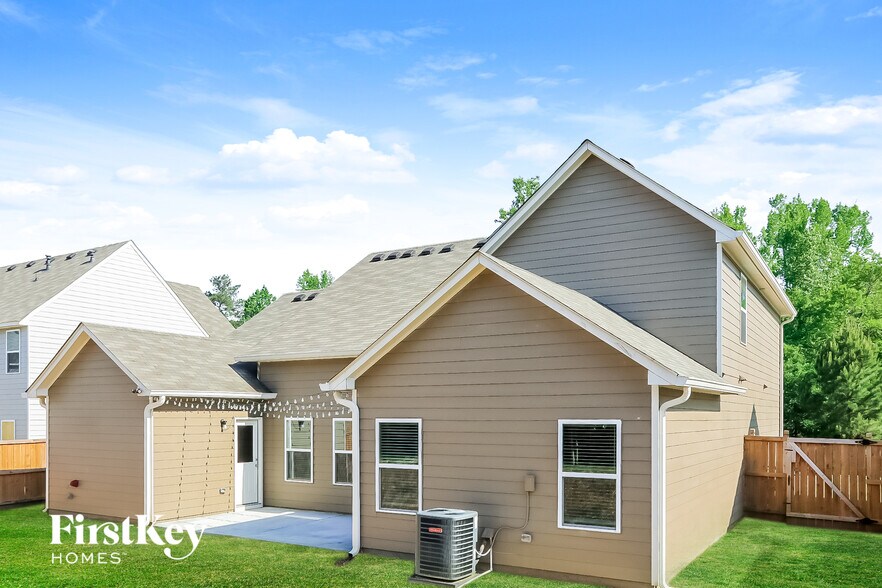 Building Photo - 144 Scotland Dr