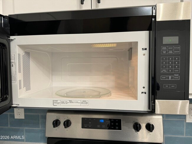 Building Photo - 450 N Williams