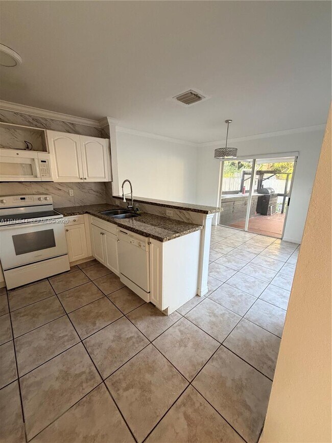 Building Photo - 28431 SW 135th Ave