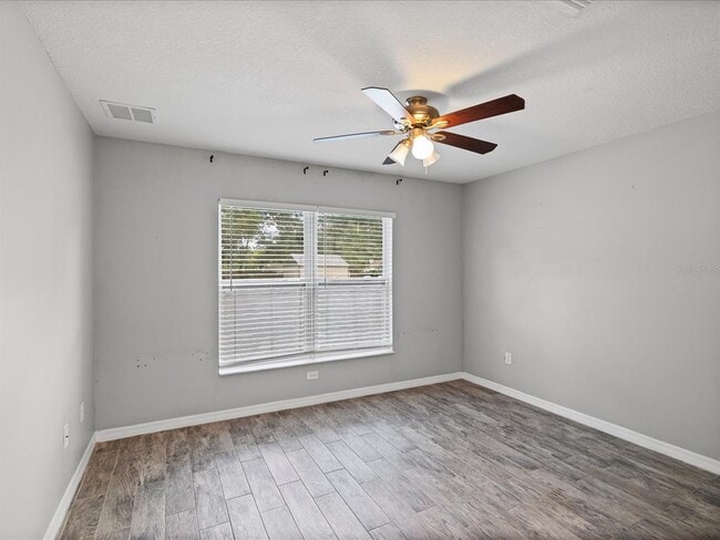 Building Photo - 1238 Vista Way