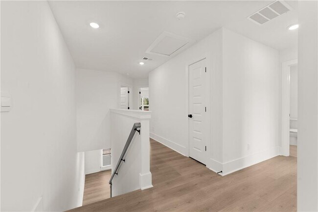 Building Photo - 3575 Overlook Rd NW