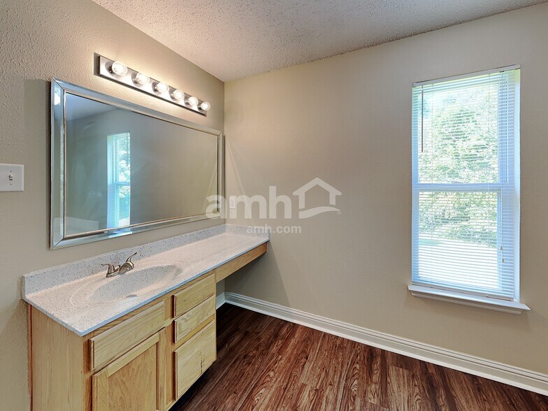 Building Photo - 6737 Amber Springs Way