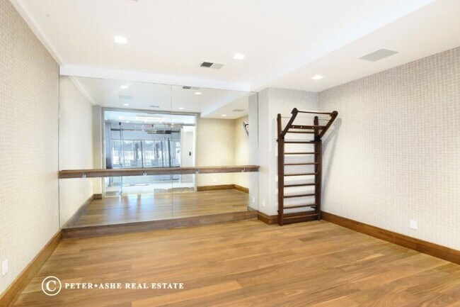 Building Photo - 1 bedroom in New York NY 10065