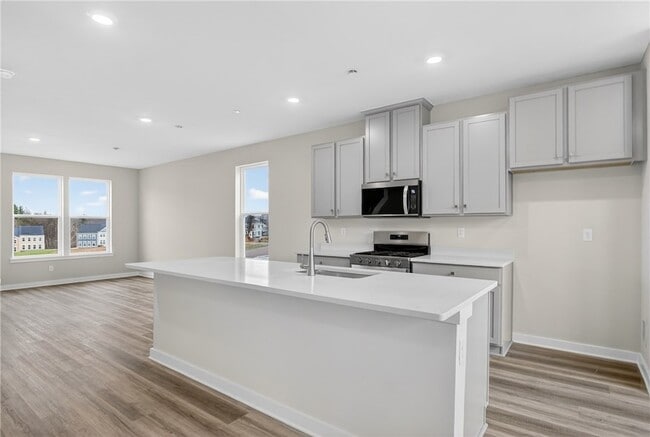 Building Photo - 704 Olivia St