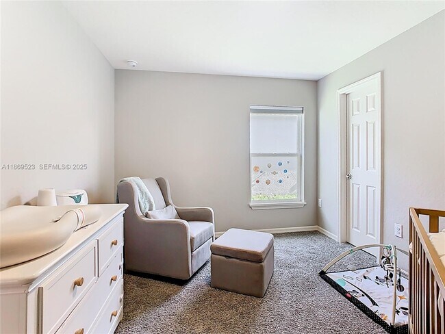 Building Photo - 1060 Cascade Dr