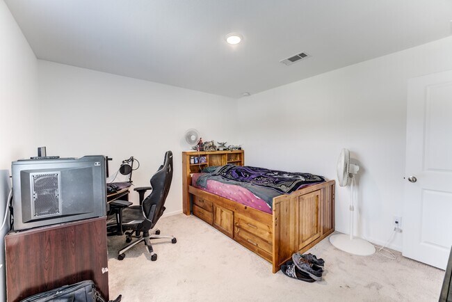 Building Photo - 338 Shady Cedar Hl Ln