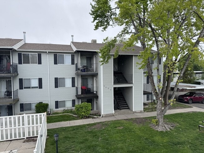 Building Photo - 3534 S 300 E