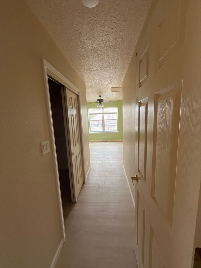 Building Photo - 6715 Tesoro Pl NE