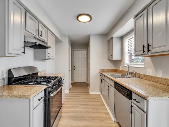 Building Photo - 4003 Swinden Dr