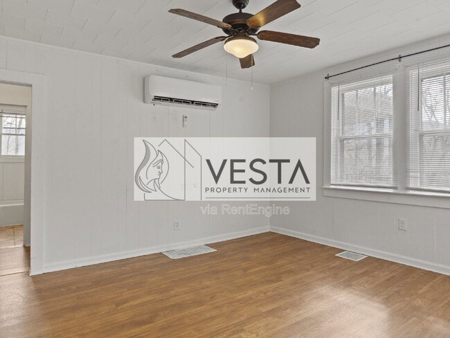 Building Photo - 118 Pine Hill Dr