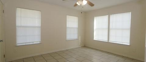 Building Photo - 2927 S Staples St