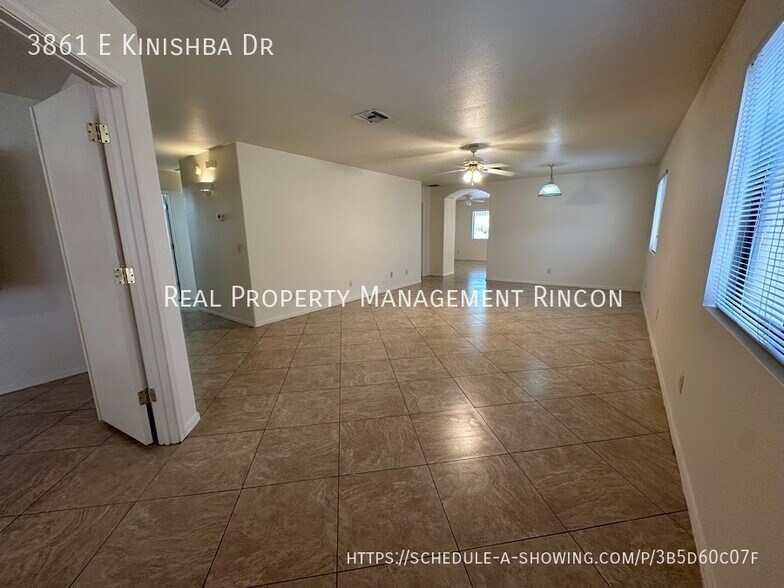 Building Photo - 3861 E Kinishba Dr