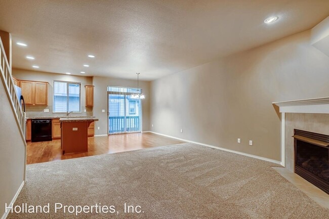 Building Photo - 4 br, 2.5 bath House - 1414 NE Edgefield St