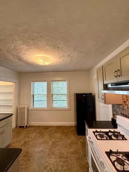 Building Photo - 7 Oliver Rd