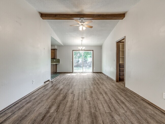 Building Photo - 604 Greenvale Rd