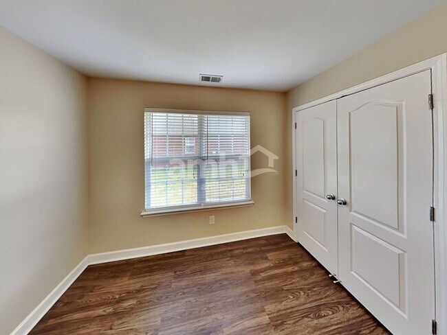 Building Photo - 5013 Bunker Ln