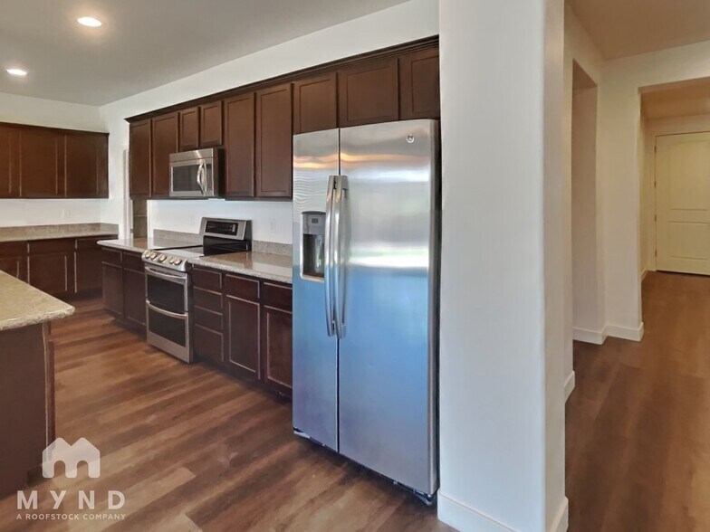 Building Photo - 22483 E Creosote Dr