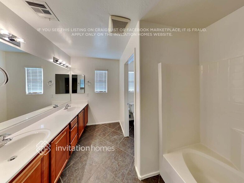 Building Photo - 2898 S Arroyo Ln