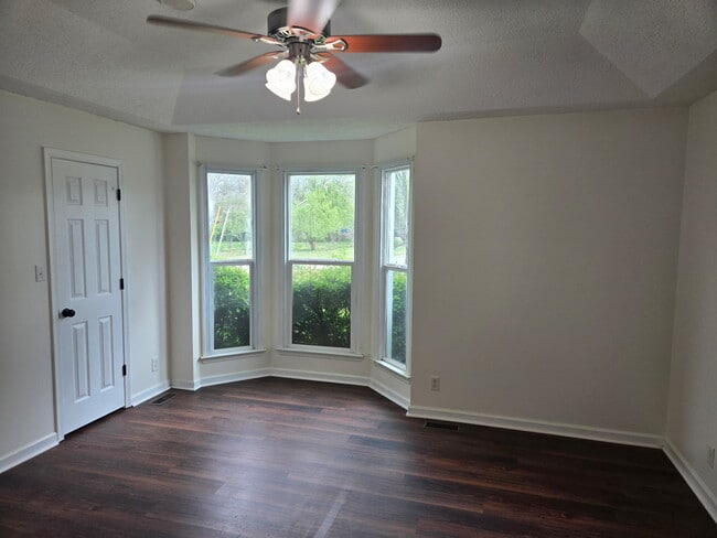 Building Photo - 118 Shady Maple Dr