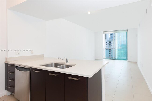 Building Photo - 333 NE 24th St