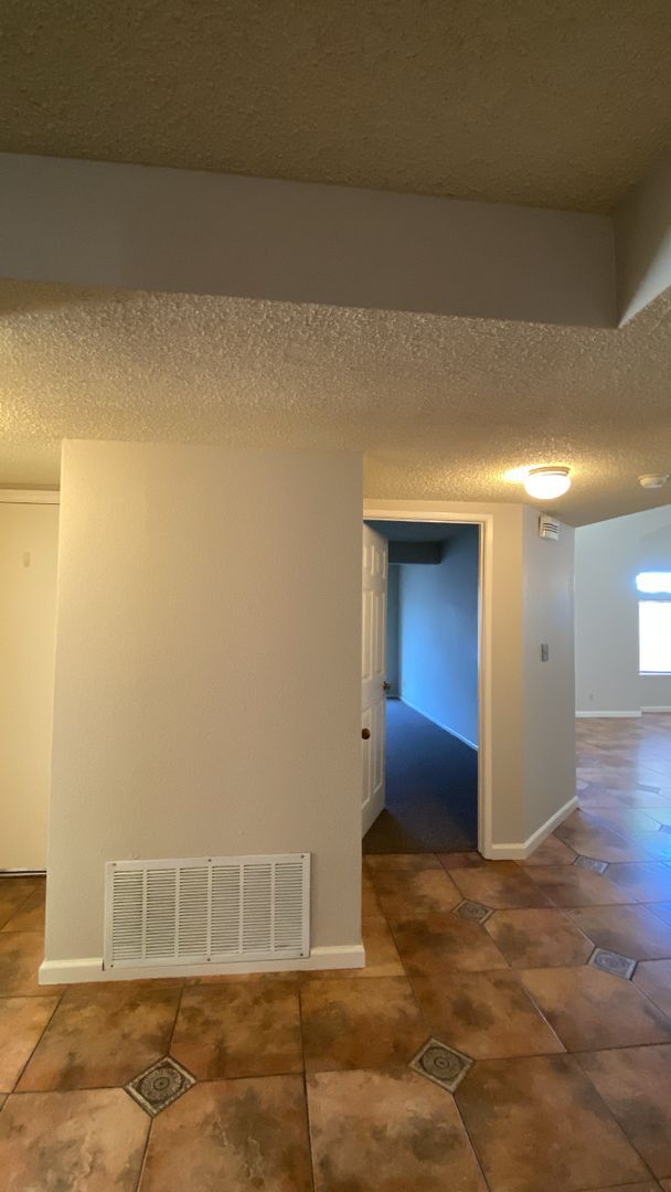 Building Photo - (APPLICATION PENDING) Beautiful Rancho Vis...