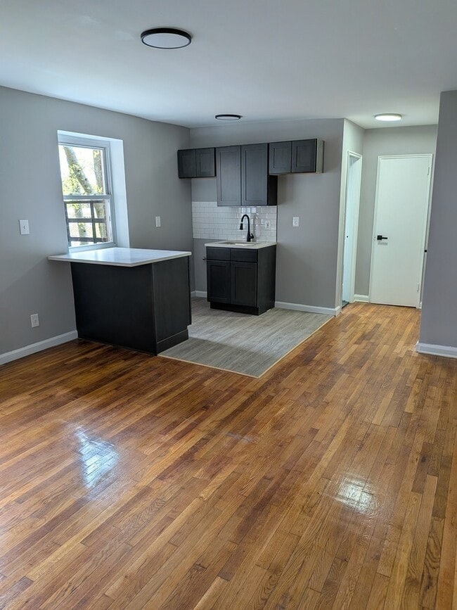 Building Photo - 1280 Clinton Ave