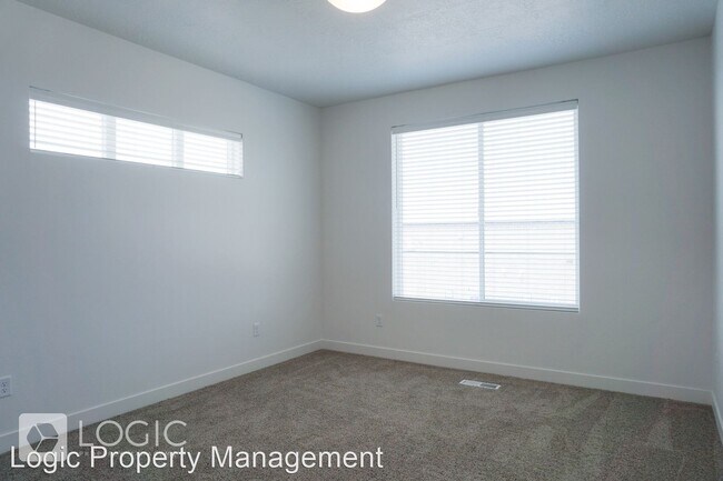 Building Photo - 3 br, 2.5 bath House - 5488 W Ace Court