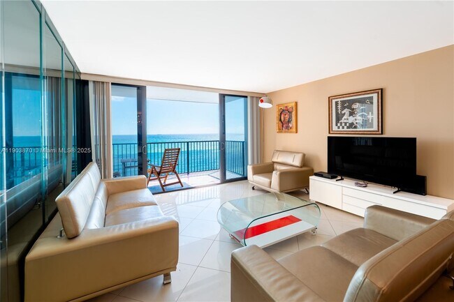 Building Photo - 2101 S Ocean Dr