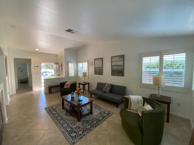 Building Photo - Gated Community of Grand Island in Seven Oaks 2 BD 2 BA Gorgeous House