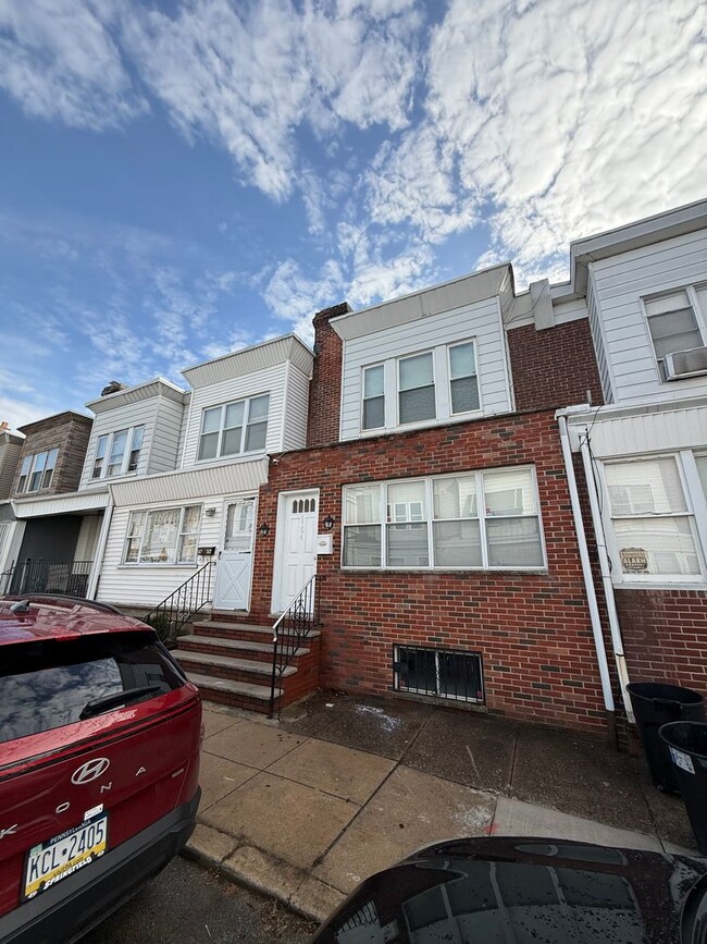 Primary Photo - Modern 4 bedroom Home-Southwest Philadelphia