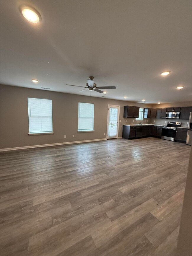 Building Photo - 149 Landry Ln