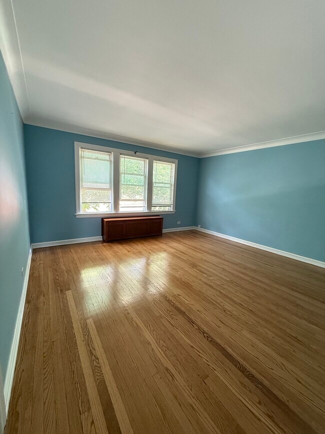 Building Photo - 1633 Elmwood Ave