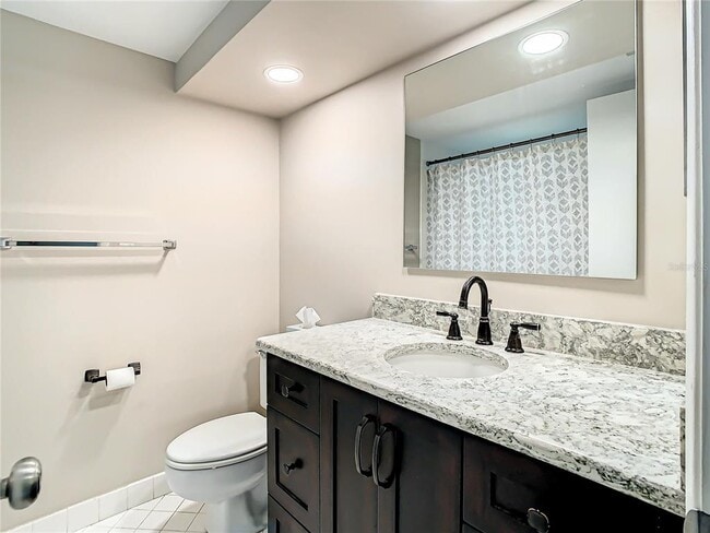 Building Photo - 4575 Cove Cir