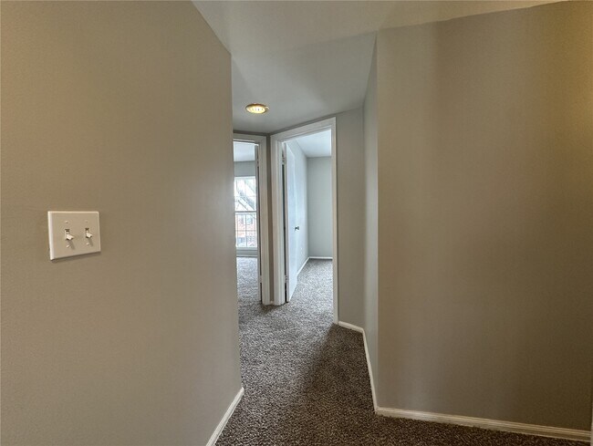 Building Photo - 420 Chapel Ridge Dr