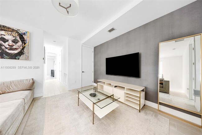 Building Photo - 817 NE 17th Way