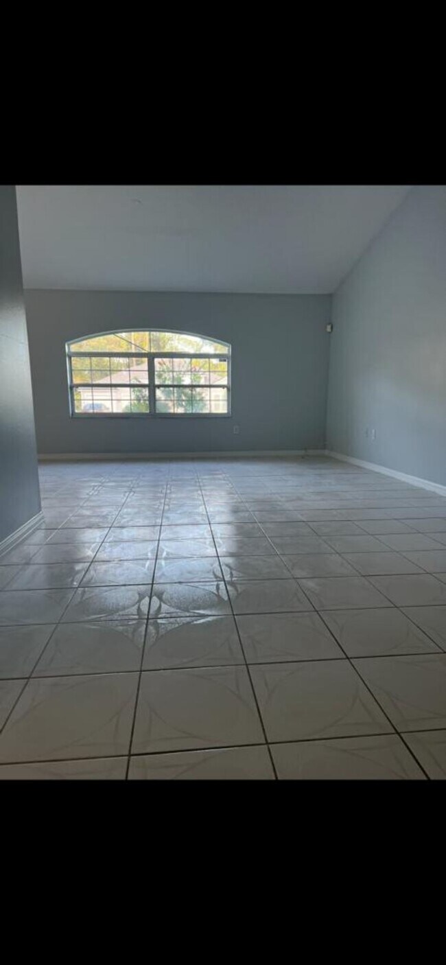 Building Photo - 40 Wendy Ln