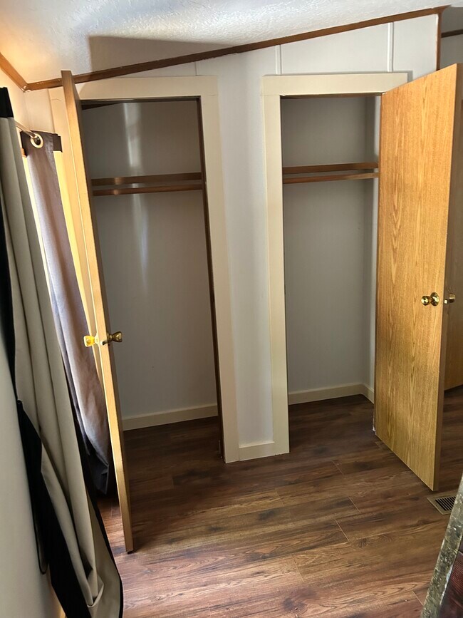 Building Photo - 3675 Alm Rd