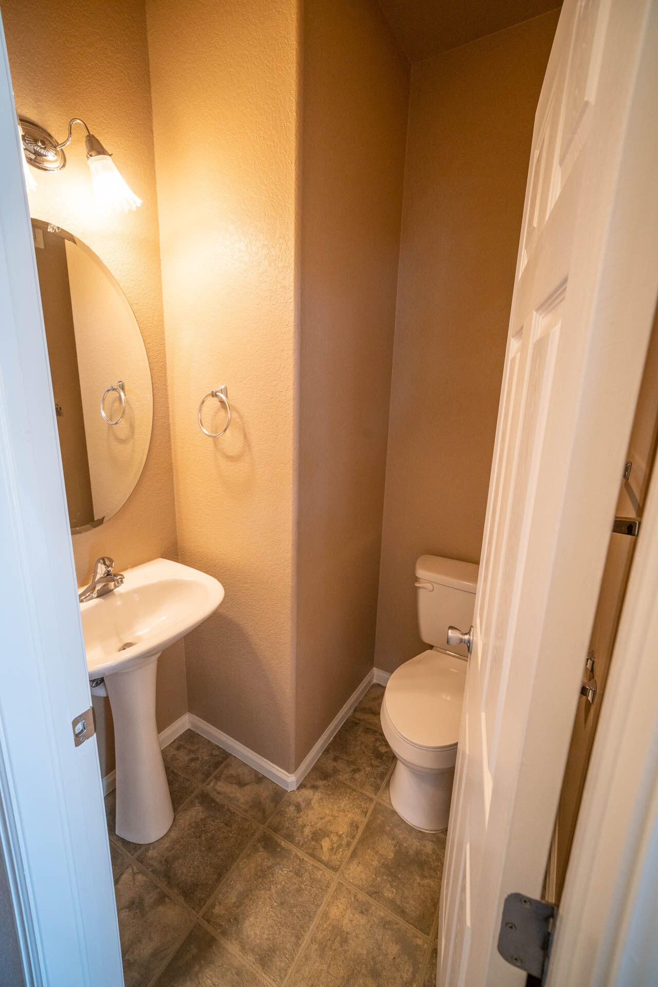 Guest Bathroom - 479 Black Feather Loop