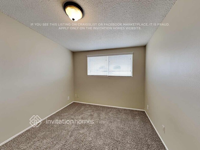 Building Photo - 8831 N 37th Dr