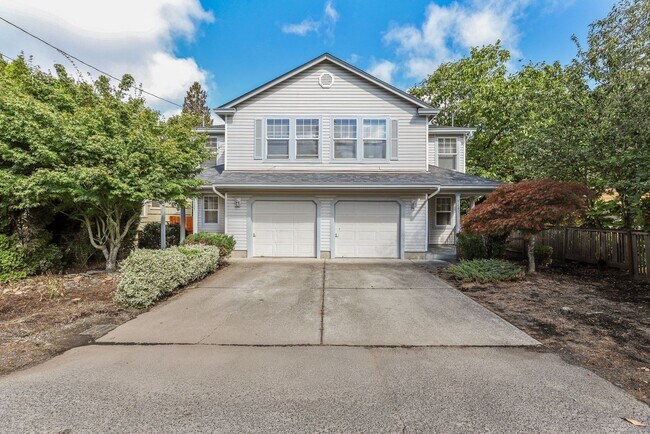 Primary Photo - Updated SE Portland Townhome - Near Woodstock